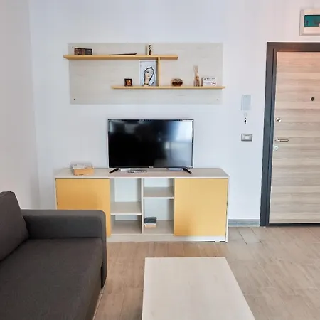 Apartment By Alz